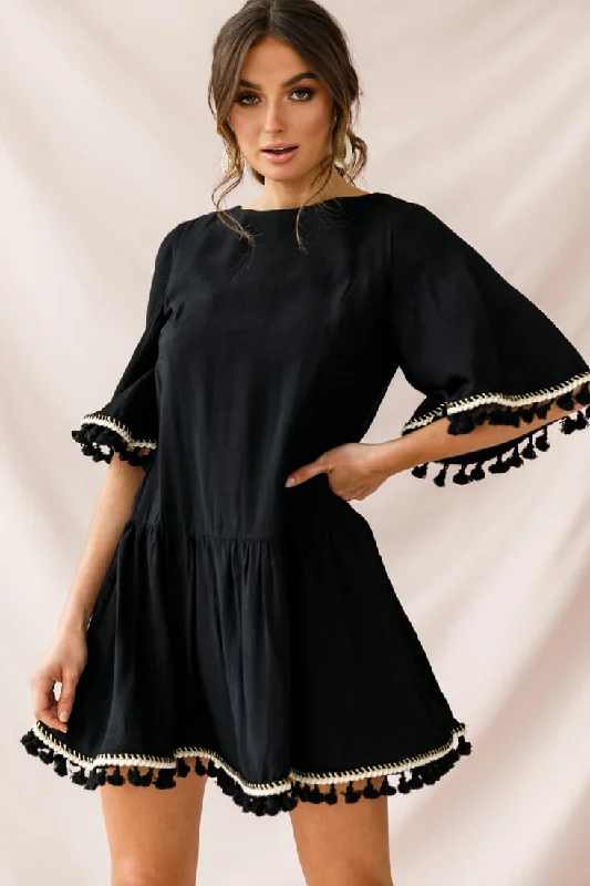 Donna Dropped Waist Tassel Dress Black